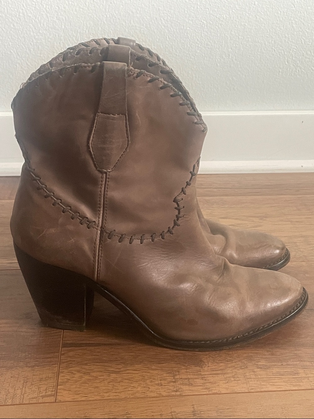 Progetto Women’s Leather Cowboy Short Boots Booties Size 39 US‎ 8.5